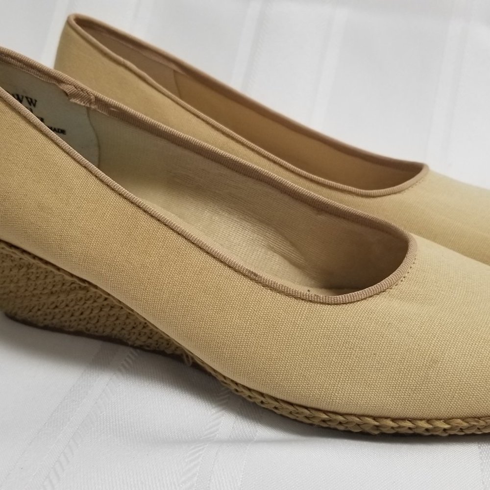 Beacon Newport Women's Heels Size 10WW